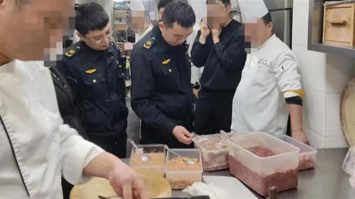 网红餐厅为食品增色添加恒峰娱乐官网亚硝酸钠被罚5万