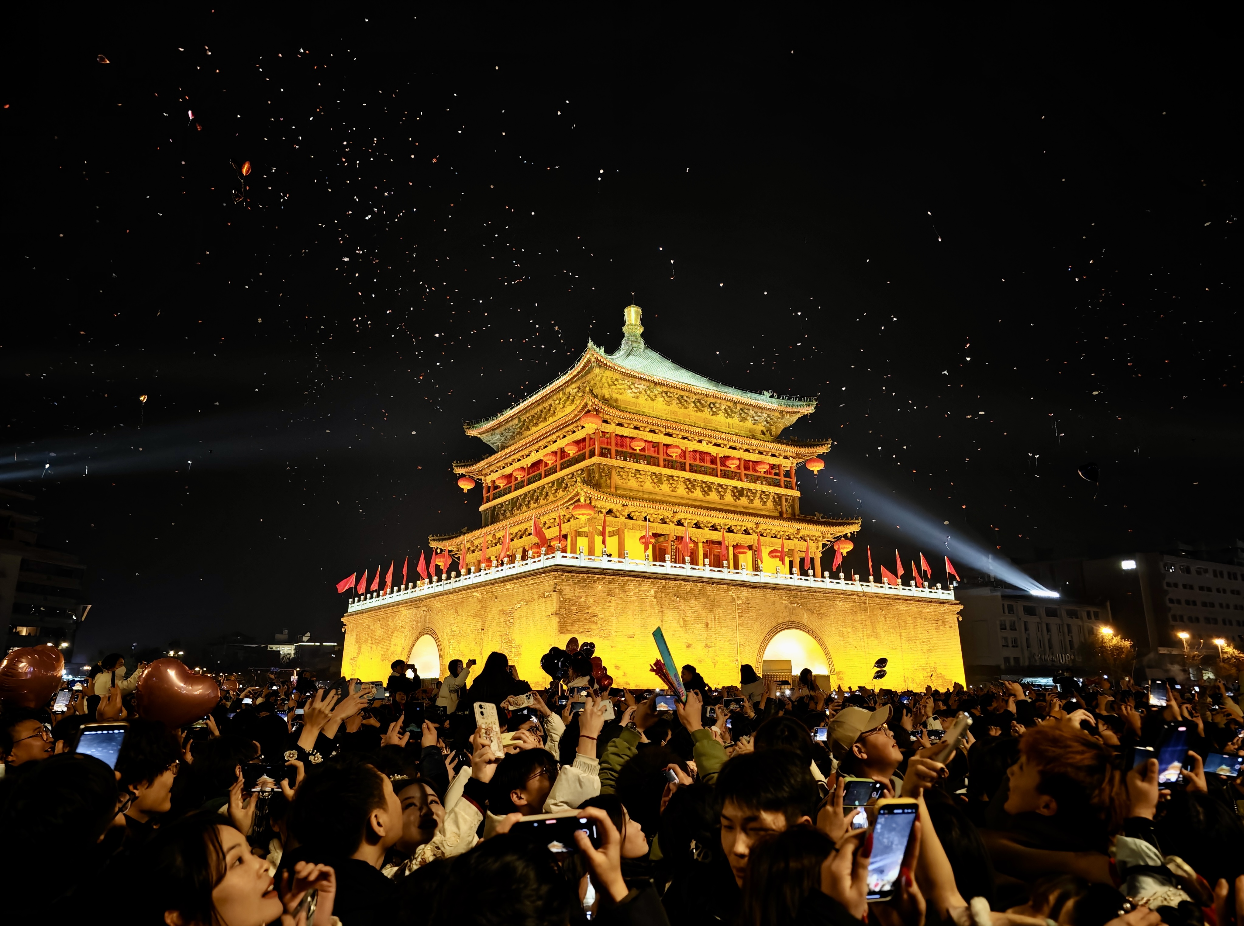 《跨年夜》杨小兵摄.jpg