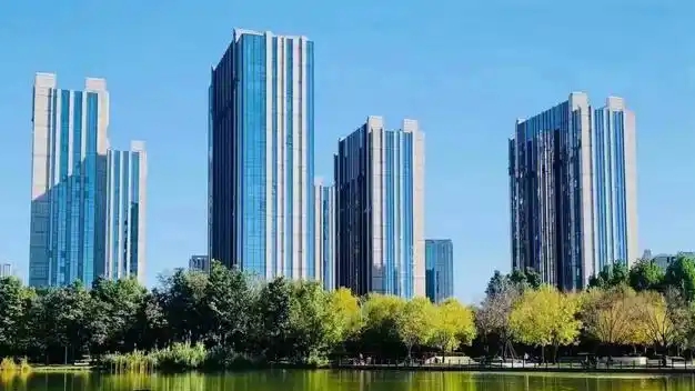 华商头条|土拍现高溢价 新房成交量再破万套 四代住宅杀疯了