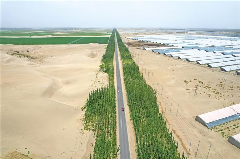 华商头条|我国最大沙漠实现3046公里生态屏障全面锁边“合龙”