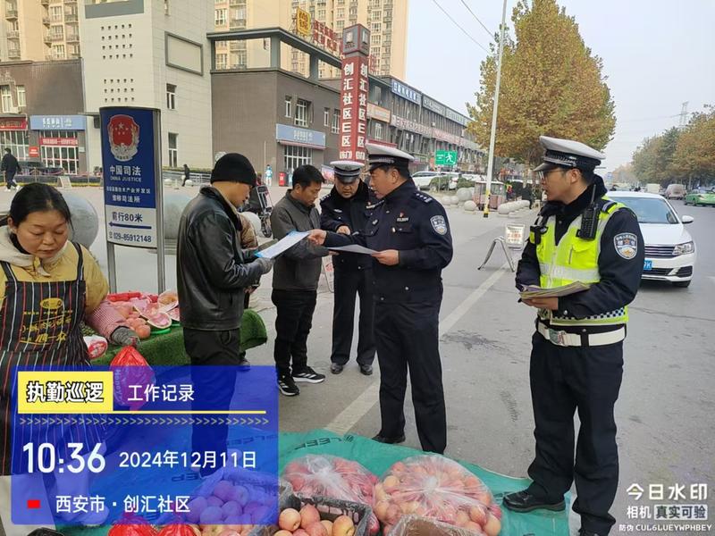 华商头条|出门骑驾车要时刻绷紧“交通安全弦” 交警走进社区宣讲交通违法