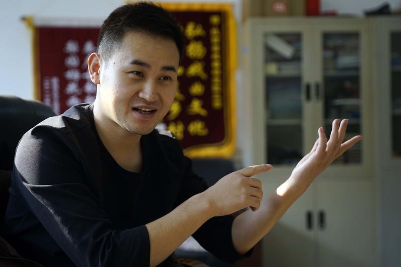 我的2024| 一个传统的戏曲演员玩直播、拍vlog 这一年他收获了什么?