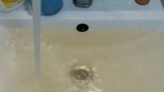 重庆酉阳一小区自来水持续多年浑浊有异味？涉事水厂回应
