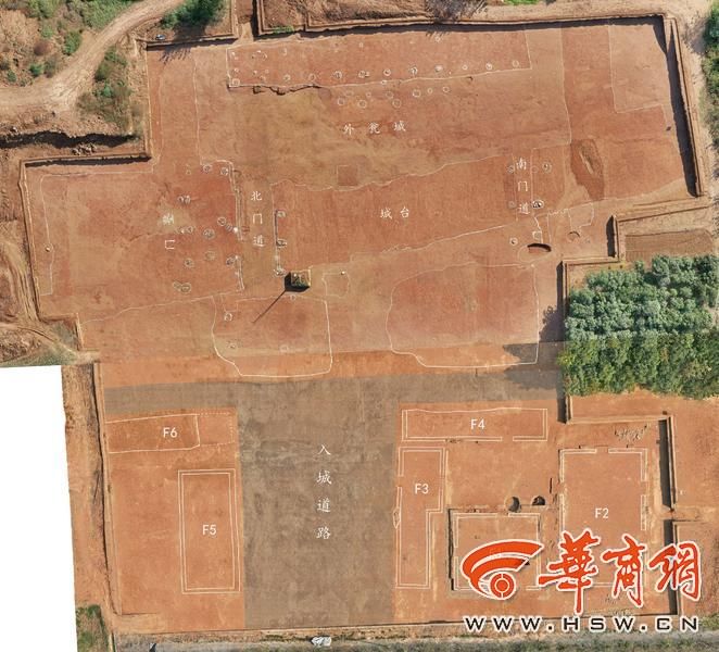 图4大城东门.jpg