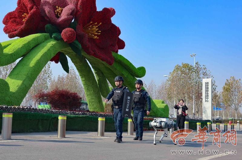 Kaiyun：可智能巡逻、警情预警 警用机器狗精彩亮相西安浐灞(图2)