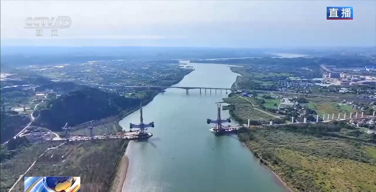 新年新气象奋斗正当时丨成达万高铁遂宁涪江特大桥主塔封顶空中视角看四线“同框”(图6)