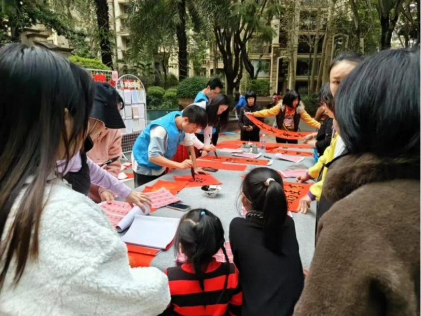 华商头条|龙光地产：喜迎2025，解锁新年的第一份温情
