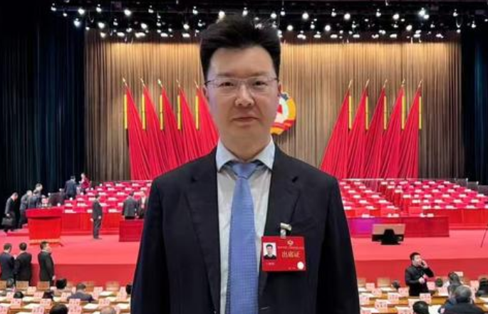 华商头条|两会声音｜省政协委员吕鹏程：大力发展新型消费 促进消费稳定增长