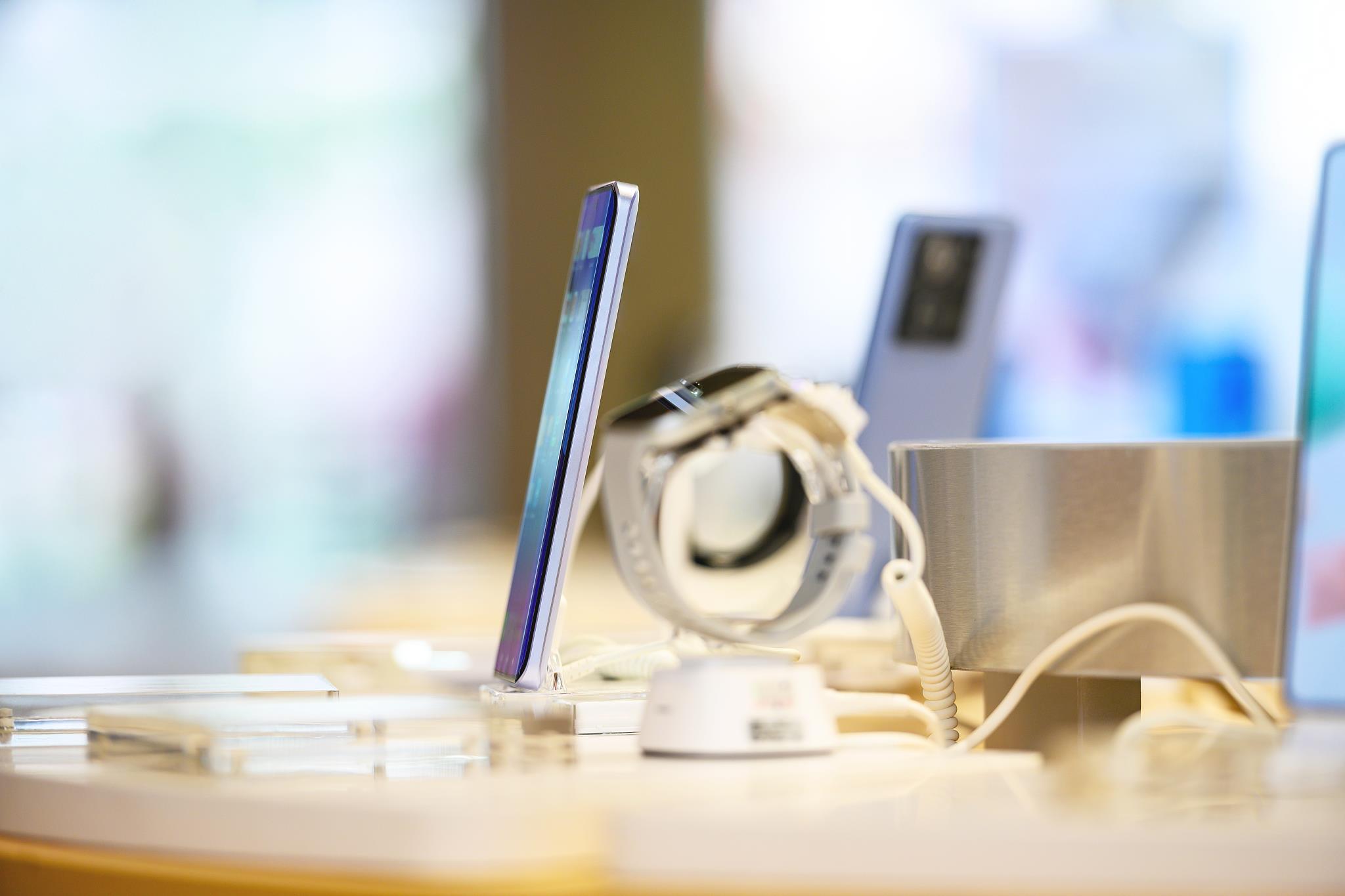 华商头条|买手机平板智能手表最高补贴500元 最划算的价格是多少