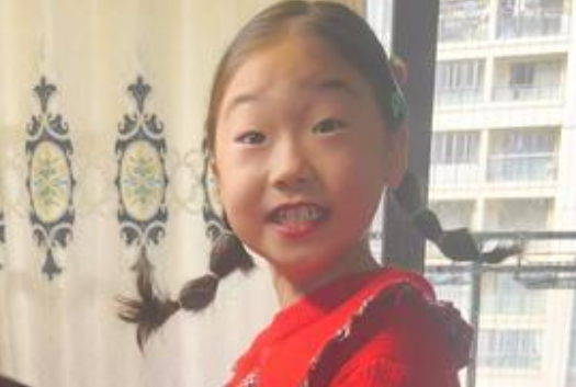 华商头条|7岁女孩儿用陕西方言喊麦式弹唱《西安人的歌》 网友：国家一级钢琴运动员