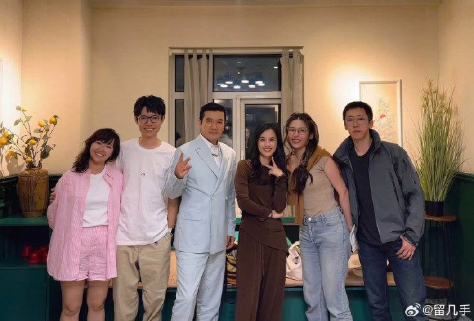 杨子黄圣依加盟蜂群 留几手葛夕为股东 综艺只有观众当真！