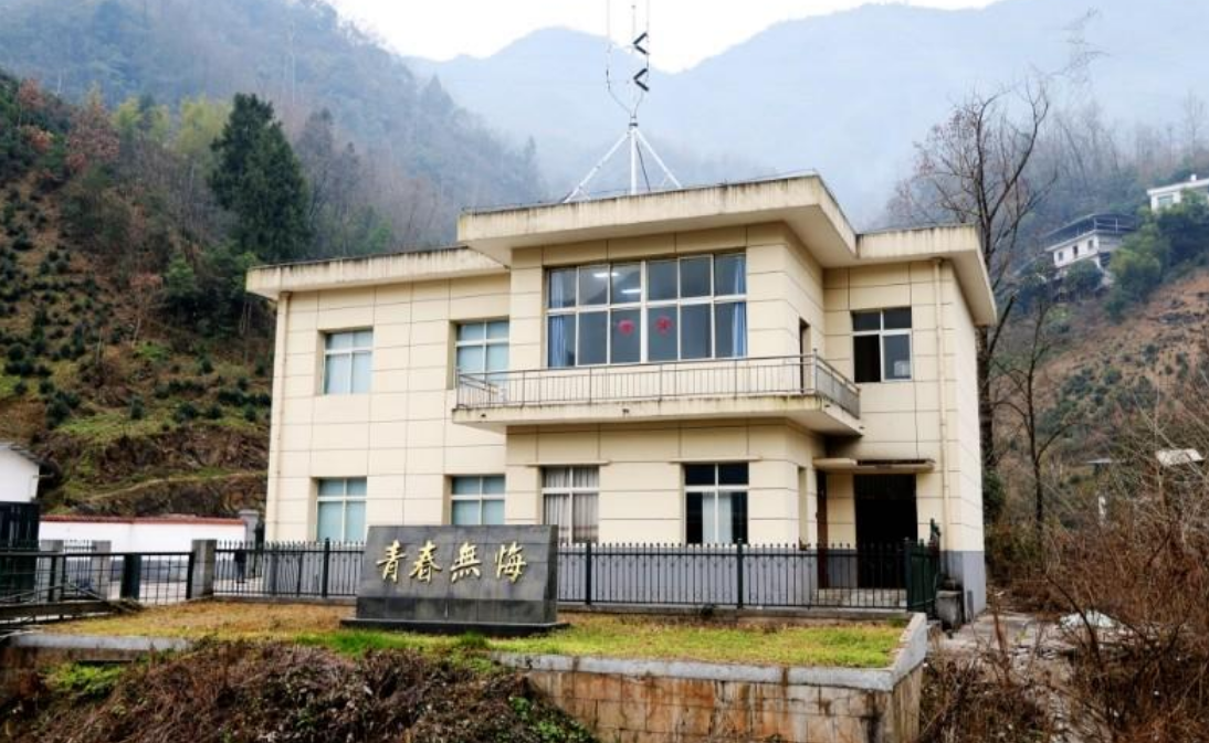 关注春运丨守护“空中小站”1分钟的热闹