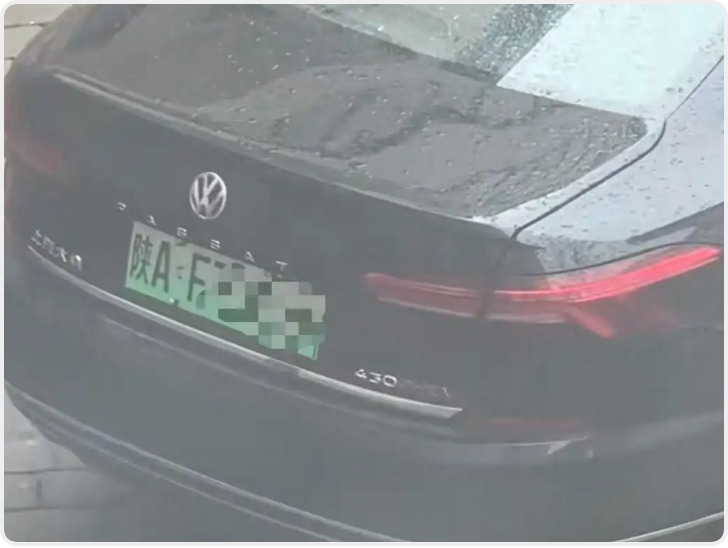 华商头条|独自一人15天自驾横跨欧亚大陆 00后西安小伙把陕A开到英格兰