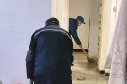 大风记者帮丨管道反水家被淹 业主：积水有20毫米深