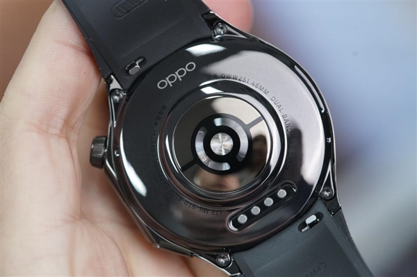 全球首发无感高血压风险评估！OPPO Watch X2图赏