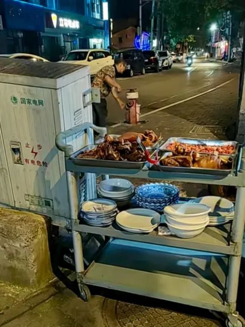 华商头条|江西景德镇一摊点用消防水煮米粉售卖？当地回应