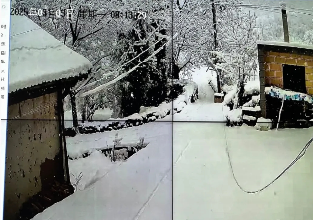 西安下雪了！108国道马召入山口临时交通管制！
