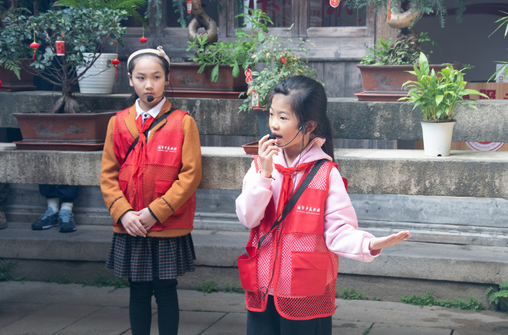 “小小讲解员”学雷锋