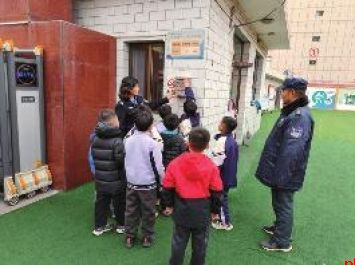 “警察信箱”进校园 平安护航伴成长