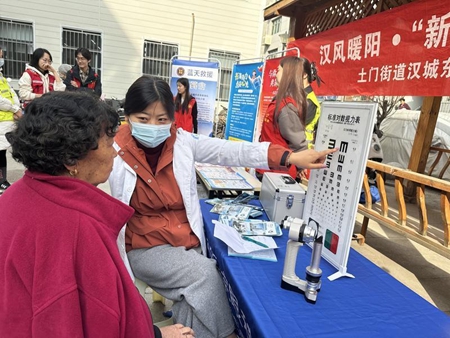 华商头条|多元服务“近在咫尺” 烟火集市让居民幸福感升温