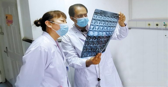 在黄土地安家的“巴铁”医生