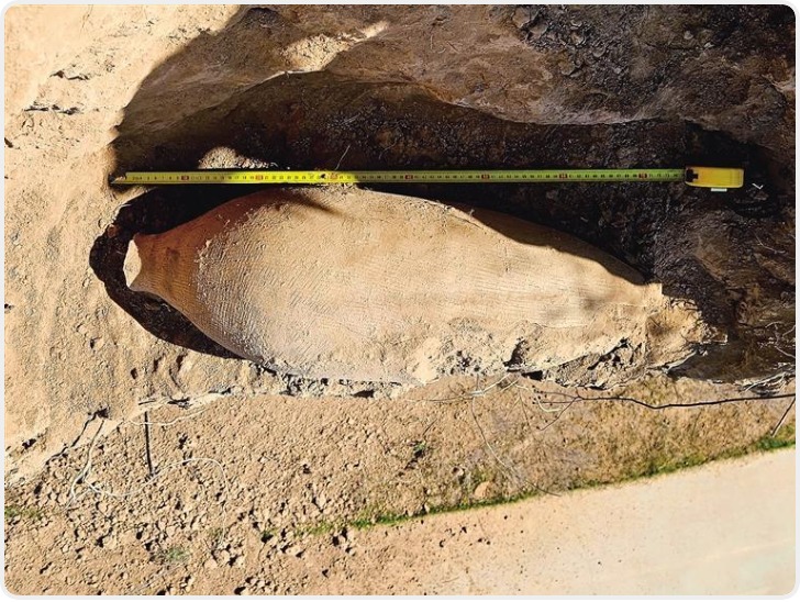 陕西渭南发现6000年前仰韶文化时期红陶尖底瓶