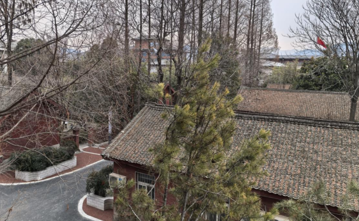 平易近人的县委大院：群众安居、县委蜗居 已成佳话