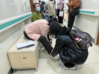 西安多家社区养老服务站与陪诊机构合作推出“陪诊”服务