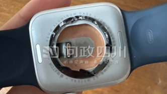 华商头条|年级主任多次让学生砸手机手表 四川射洪回复：未能控制情绪 已赔付