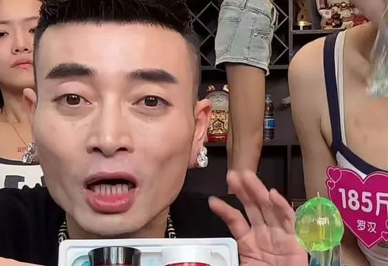 半年被七次警告 “阿浩不忘初心”仍靠暴饮暴食月销近四万单减肥产品