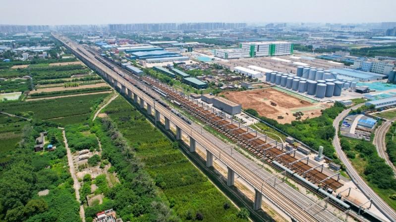 西延高铁全线铺轨正式启动 陕北革命老区首条高铁建设进入最后攻坚阶段