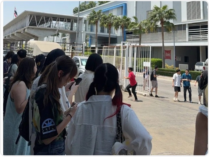 地震来了，偶像跑了，粉丝被弃曼谷，还没完