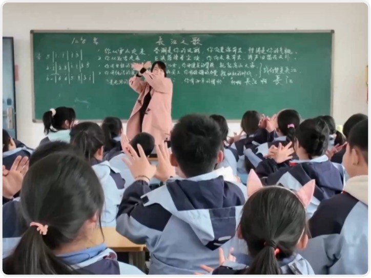遇见你丨双向奔赴的爱！支教六年 她点亮乡村孩子“音乐梦”