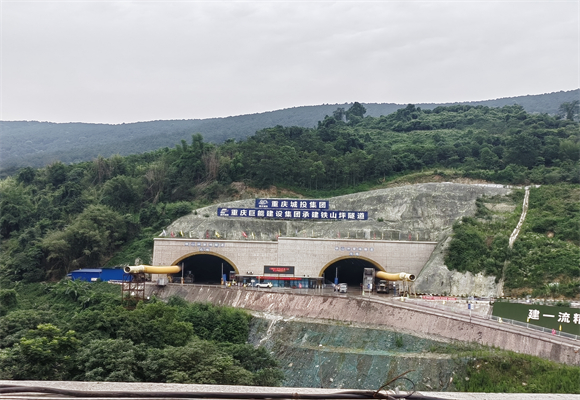 渝长高速复线连接道建设进展顺利 铁山坪复线隧道贯通在即