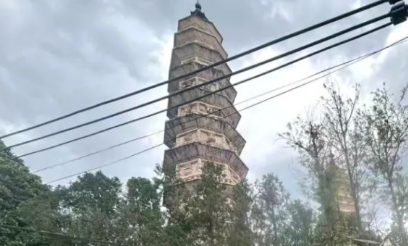 无人机穿越大理千年古塔落券洞内 涉事“飞手”被拘10日