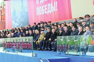 习近平出席俄罗斯纪念苏联伟大卫国战争胜利80周年庆典