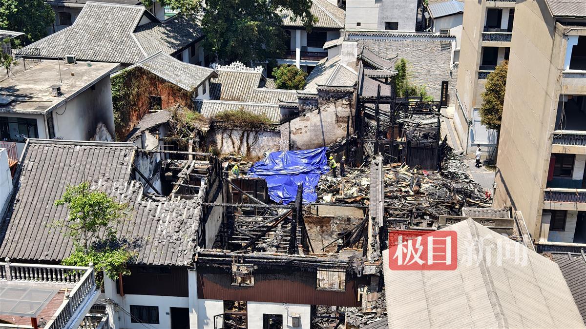 起火的长沙金丝楠木博物馆 几乎完全坍塌 失火原因正在调查