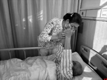 构建特色鲜明的“三维驱动”服务模式 以“专业、人文、服务”推动护理品质持续提升