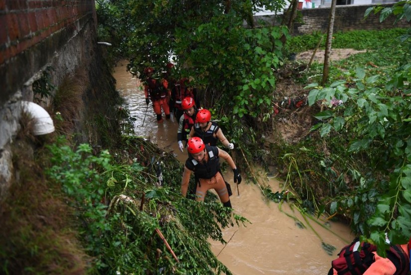 广东茂名高州市山体滑坡已致3死1失联 搜救仍在继续