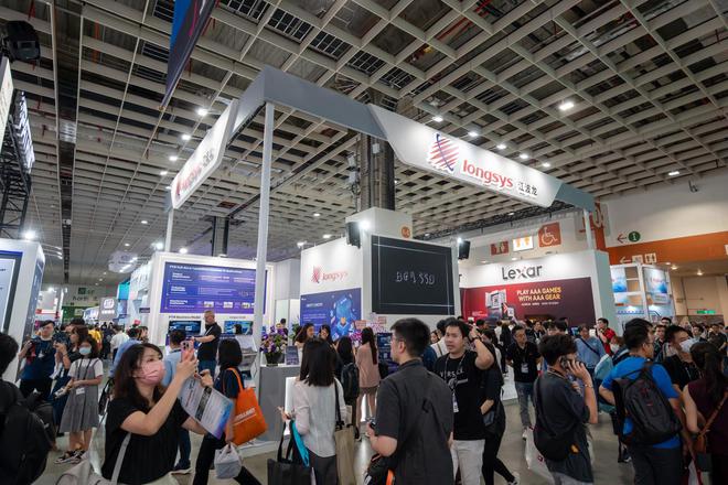 江波龙展出 QLC 固态硬盘 XP2350