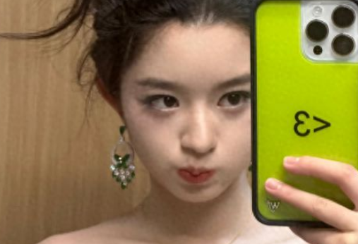 黄杨钿甜父亲涉嫌违规经营、在职期间生二孩 会如何处罚？