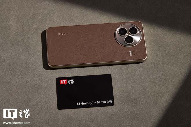 小米 Civi 5 Pro 「冰美式」实拍图赏
