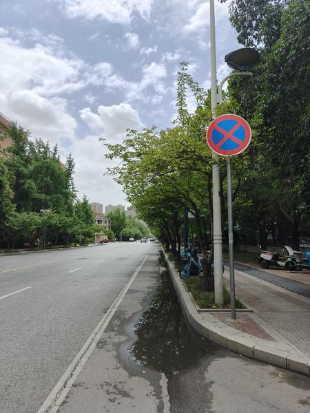 小8跑街|这些路段有交通安全隐患 市民盼重视