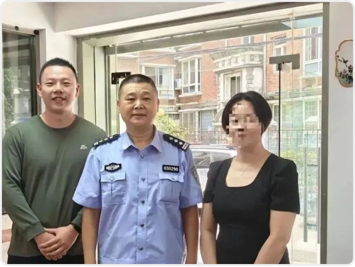现役军人捡到10万元婉拒失主一万元酬谢：为人民服务是应该的