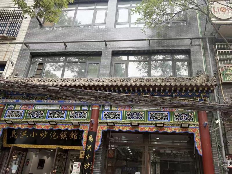 终于告别通气难 西安北院门风情街餐饮老店用上天然气了