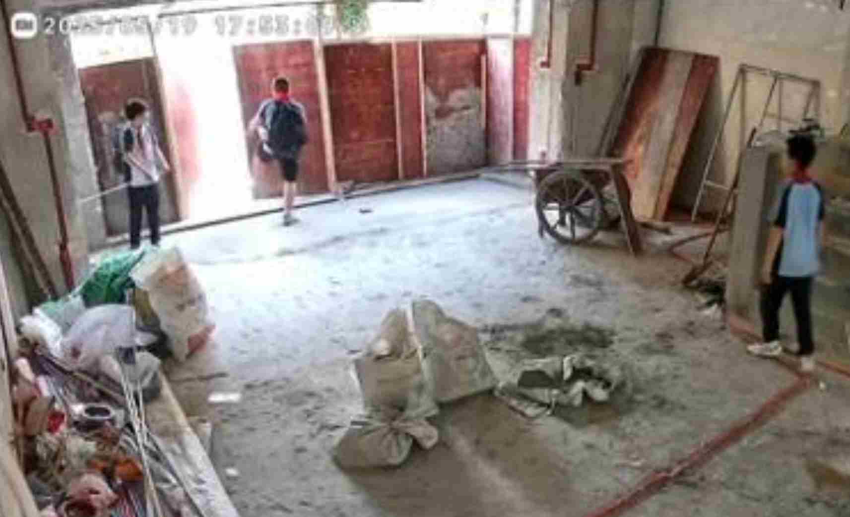 3名“熊孩子”闯入正装修别墅搞破坏 道歉后被业主赠试卷
