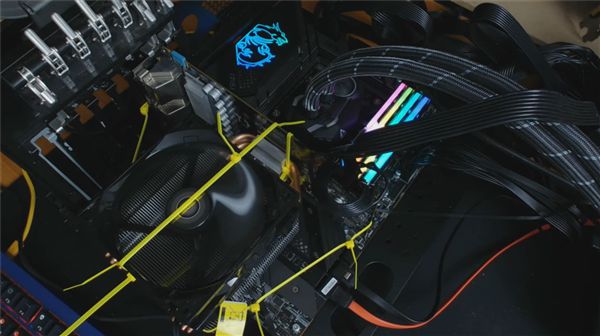 显卡装上CPU散热 GTX 960魔改成功