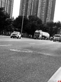 市民将道路养护单位告上法庭 责任究竟如何划分？