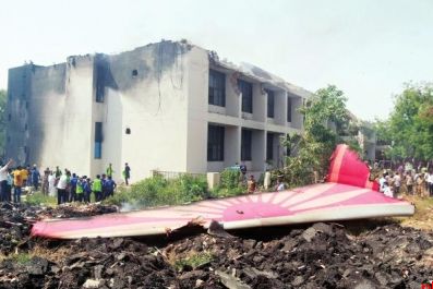 印度客机坠毁 超200人遇难