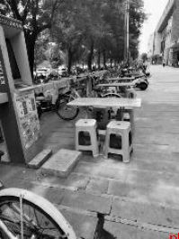 沿街门店及摊贩占道问题反复 市民盼加强监管